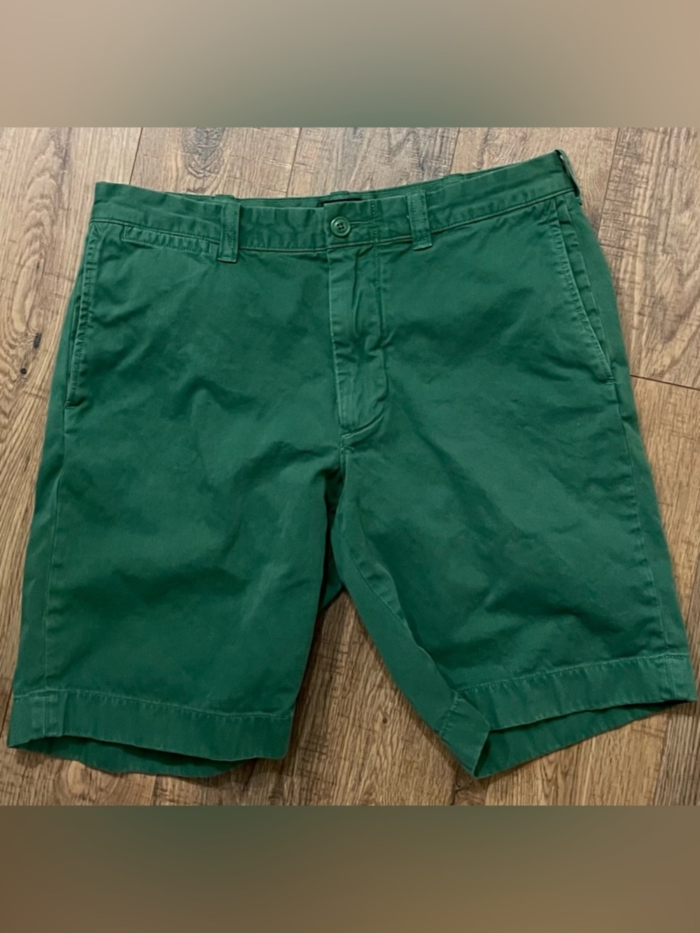 J. Crew Men's Stanton Dark Green Flat Front Chino Shorts Sz 31” 9”